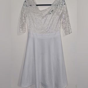 Women’s lace dress size L